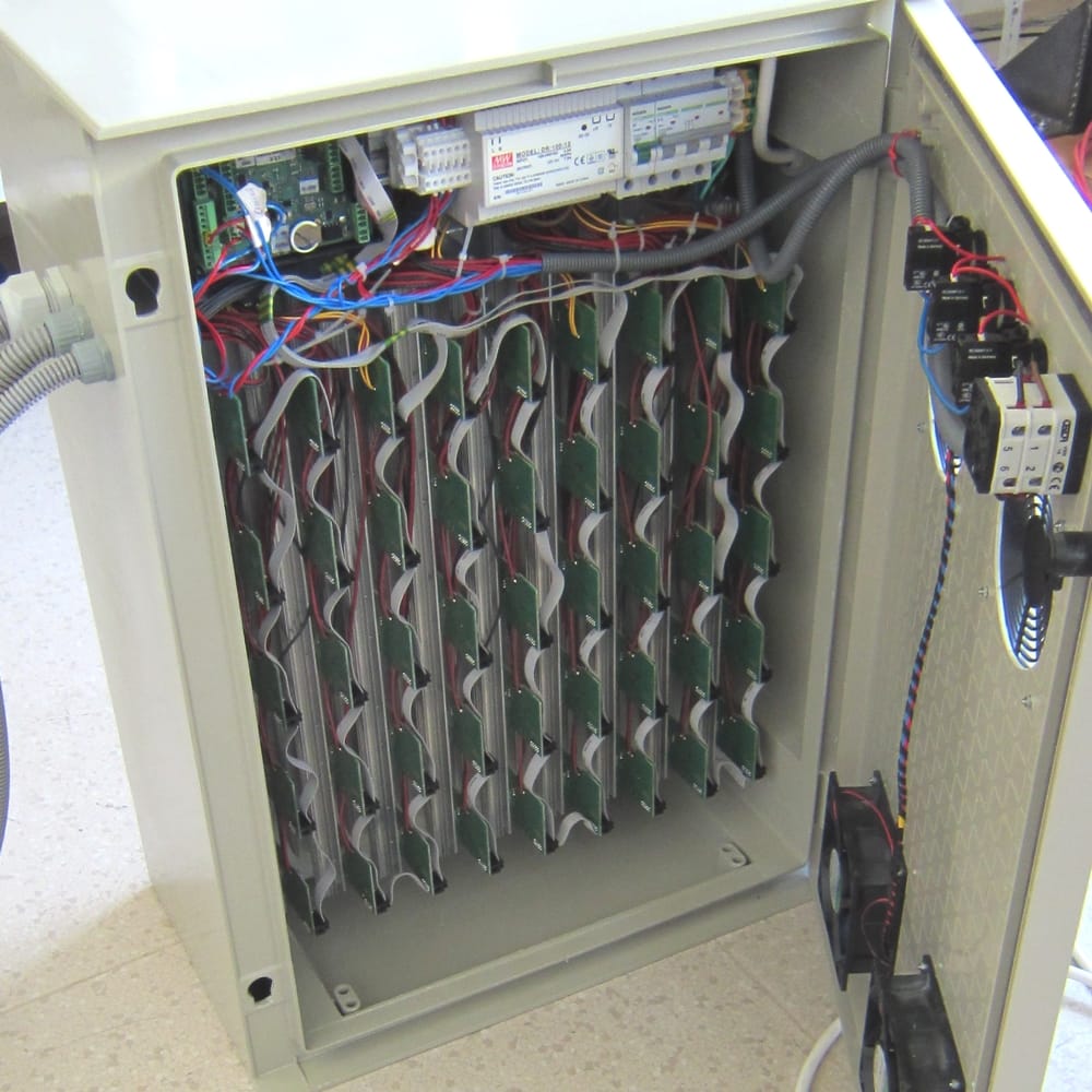 MGM-COMPRO-industrial-battery-charger-with-integrated-BMS-system-BMC4530-2